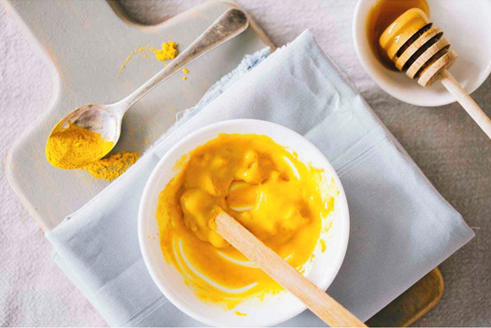 Make Honey Mask Simple for Decollete Area